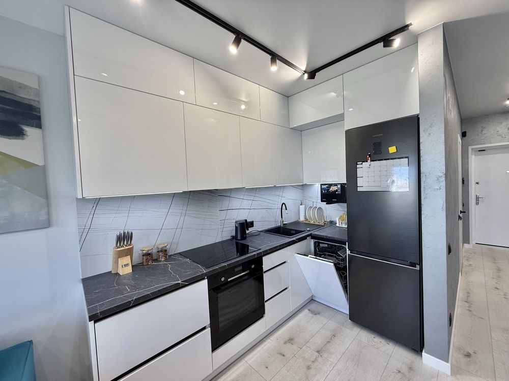 1-Bedroom Apartment in Chornovovla Avenue, Modern Design, Fully Equipped