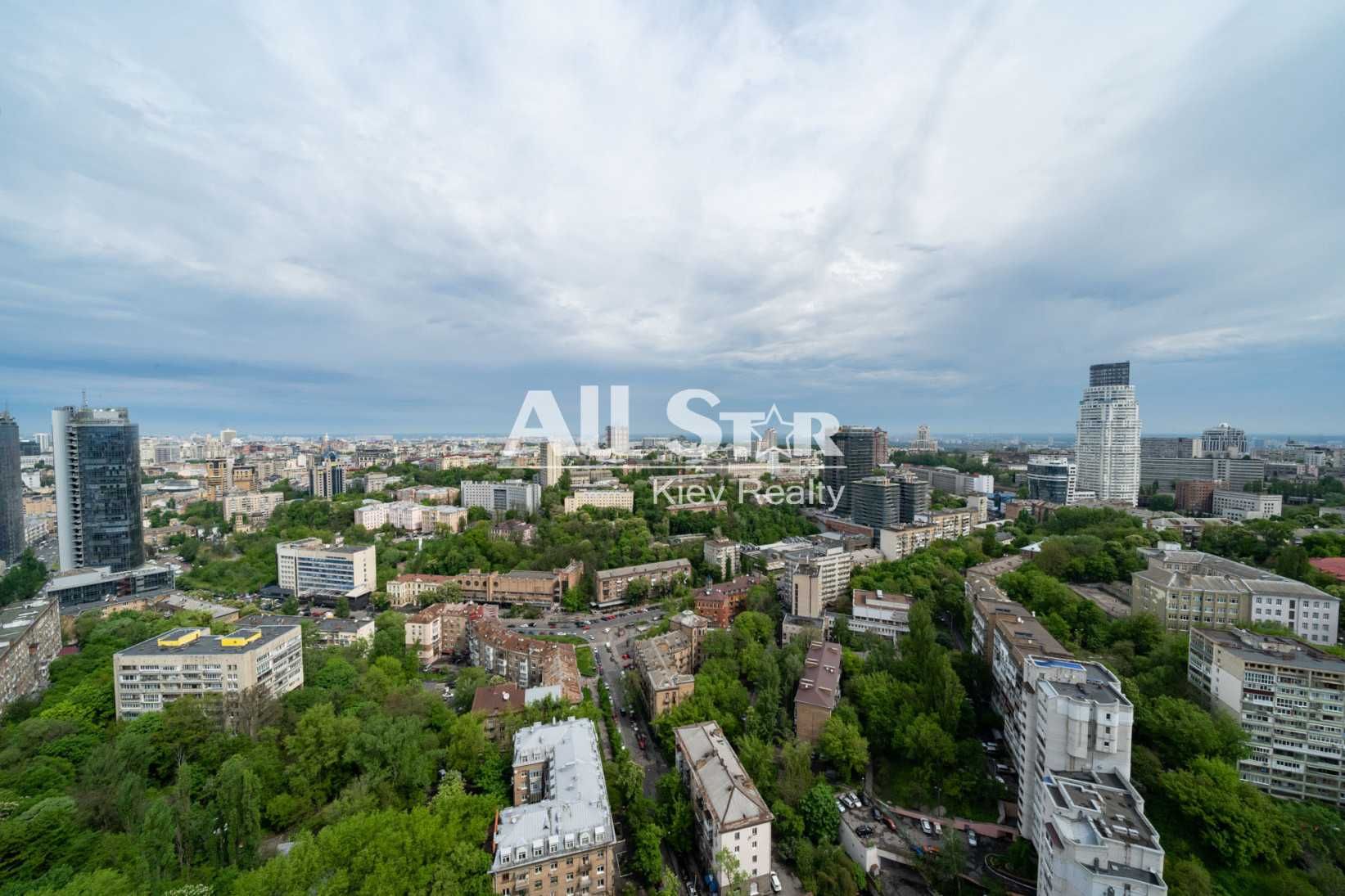 Stylish 3-Bedroom Apartment in Jack House Complex, Pechersk District