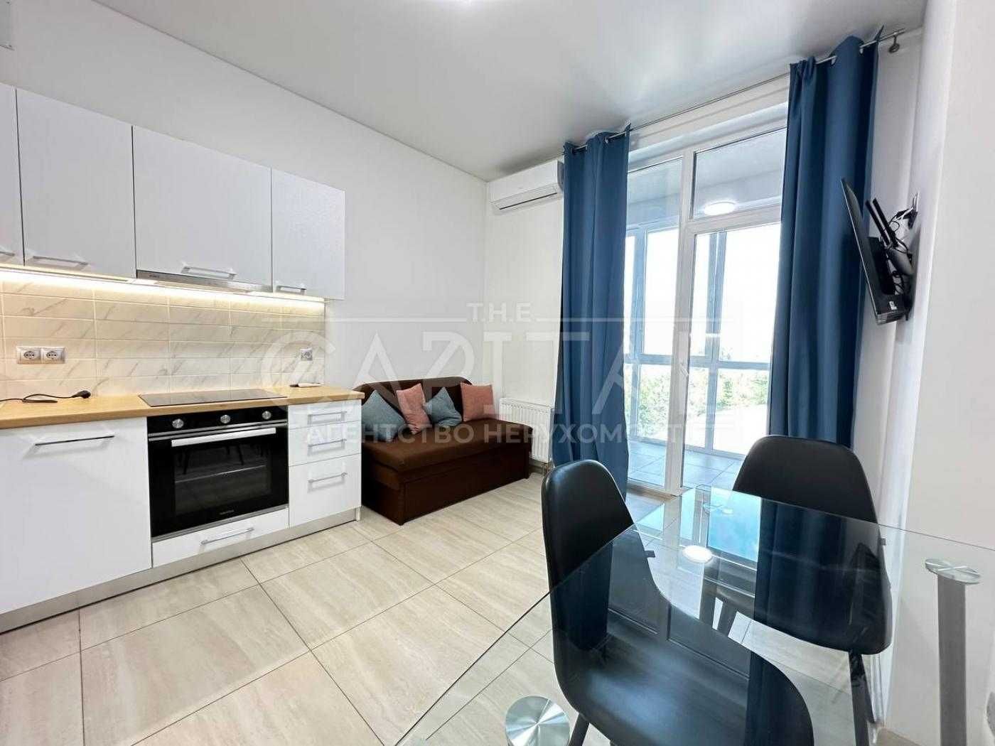 Stylish 2-Room Apartment in Yaroslaviv Grad Complex, Central Kyiv