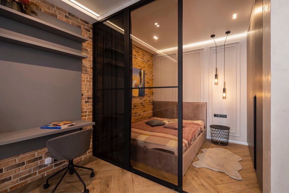 Designer 42m² Apartment with Fountain View in Manchester Building