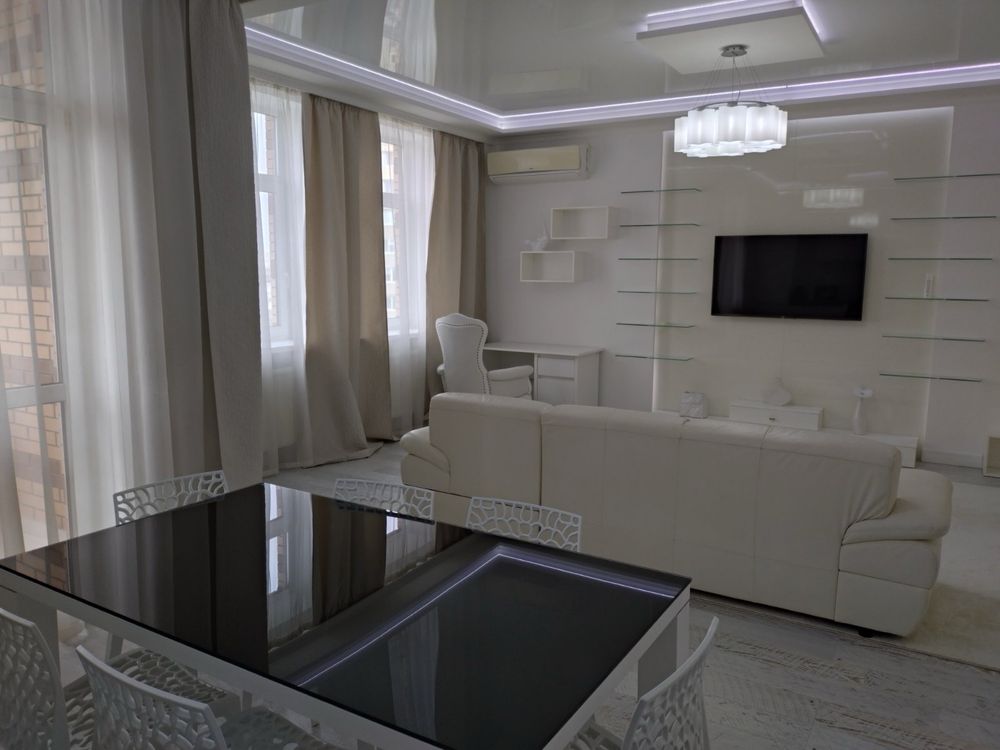 Spacious City Center Apartment near Gulliver Shopping Center