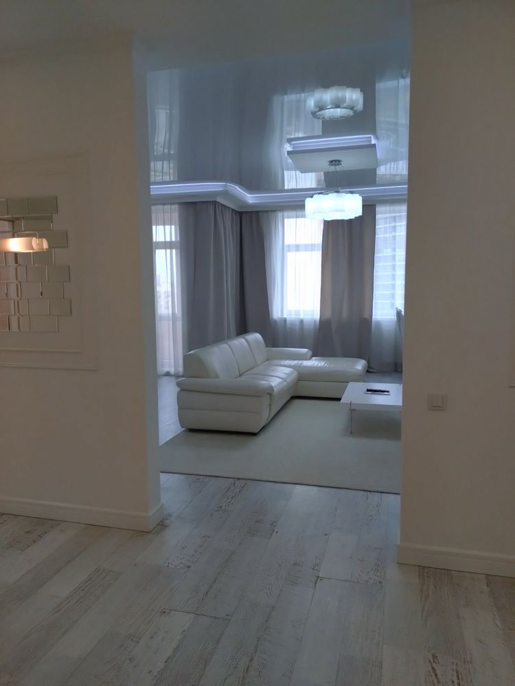 Spacious City Center Apartment near Gulliver Shopping Center