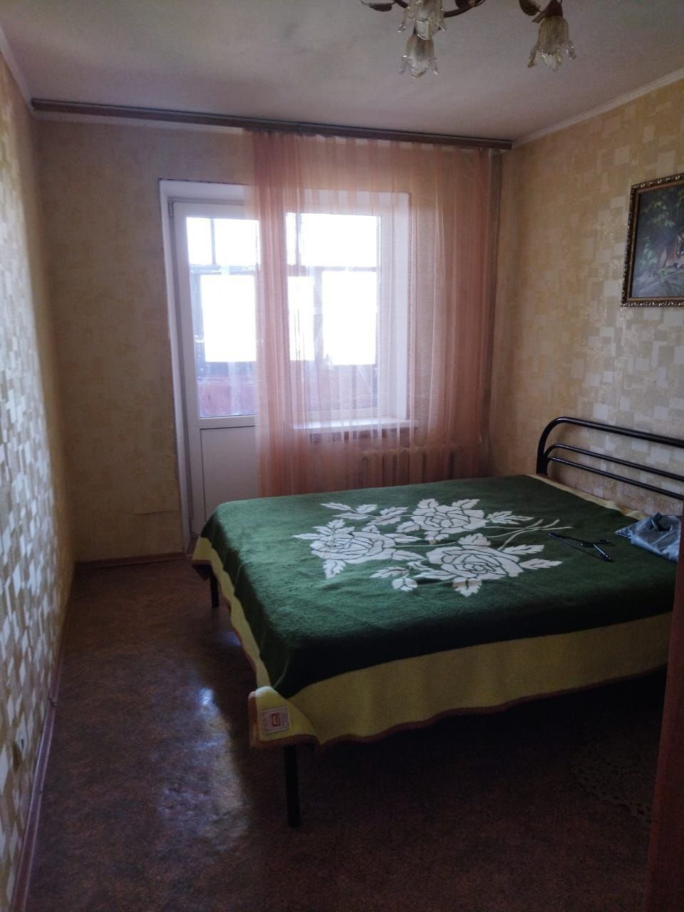 3-Room Apartment in Lazurnyi District