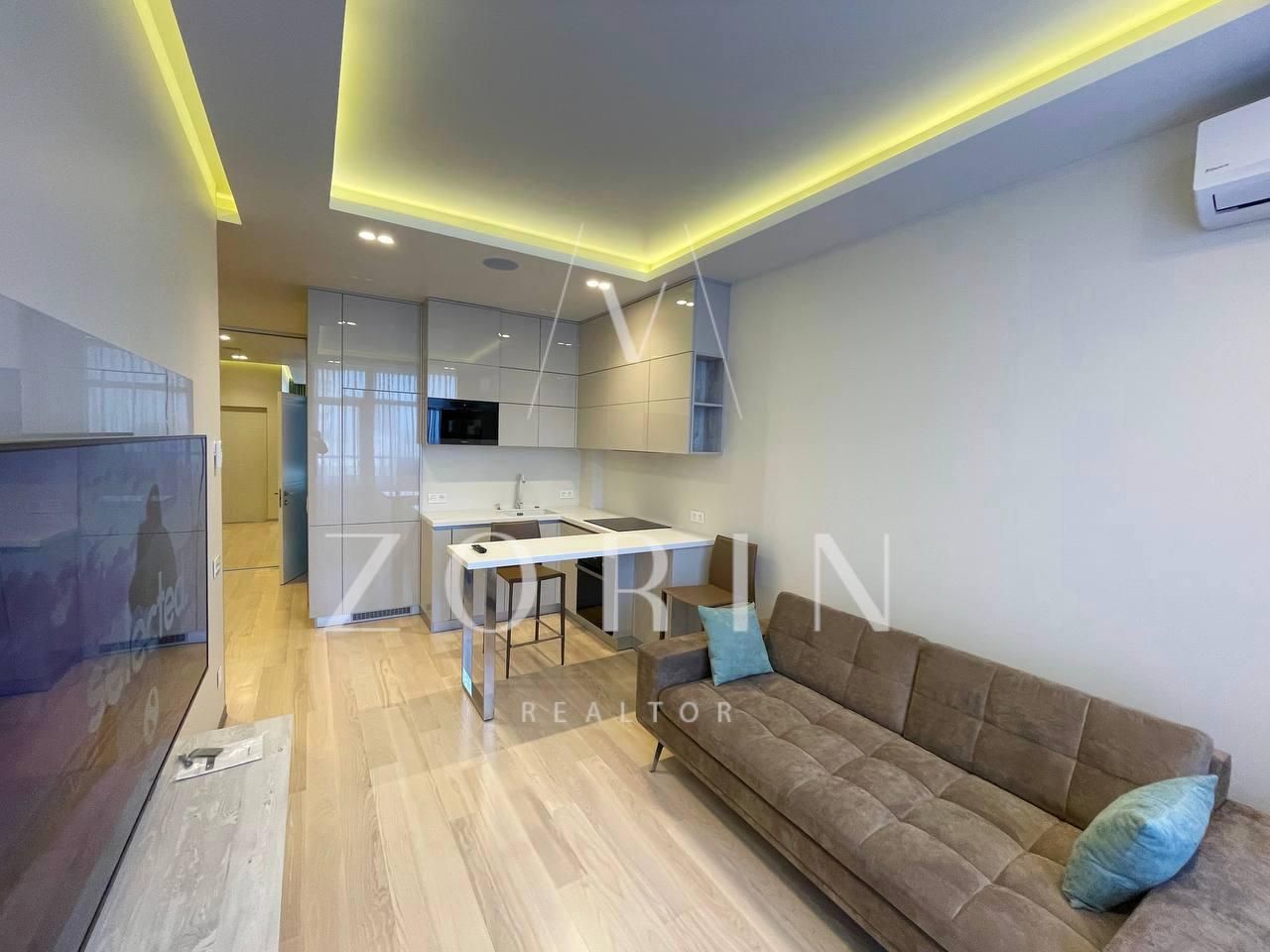 Premium 2-Room Apartment in IQ House with Designer Renovation