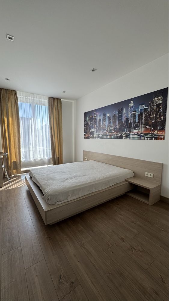 City View Studio Apartment with Urban Panorama