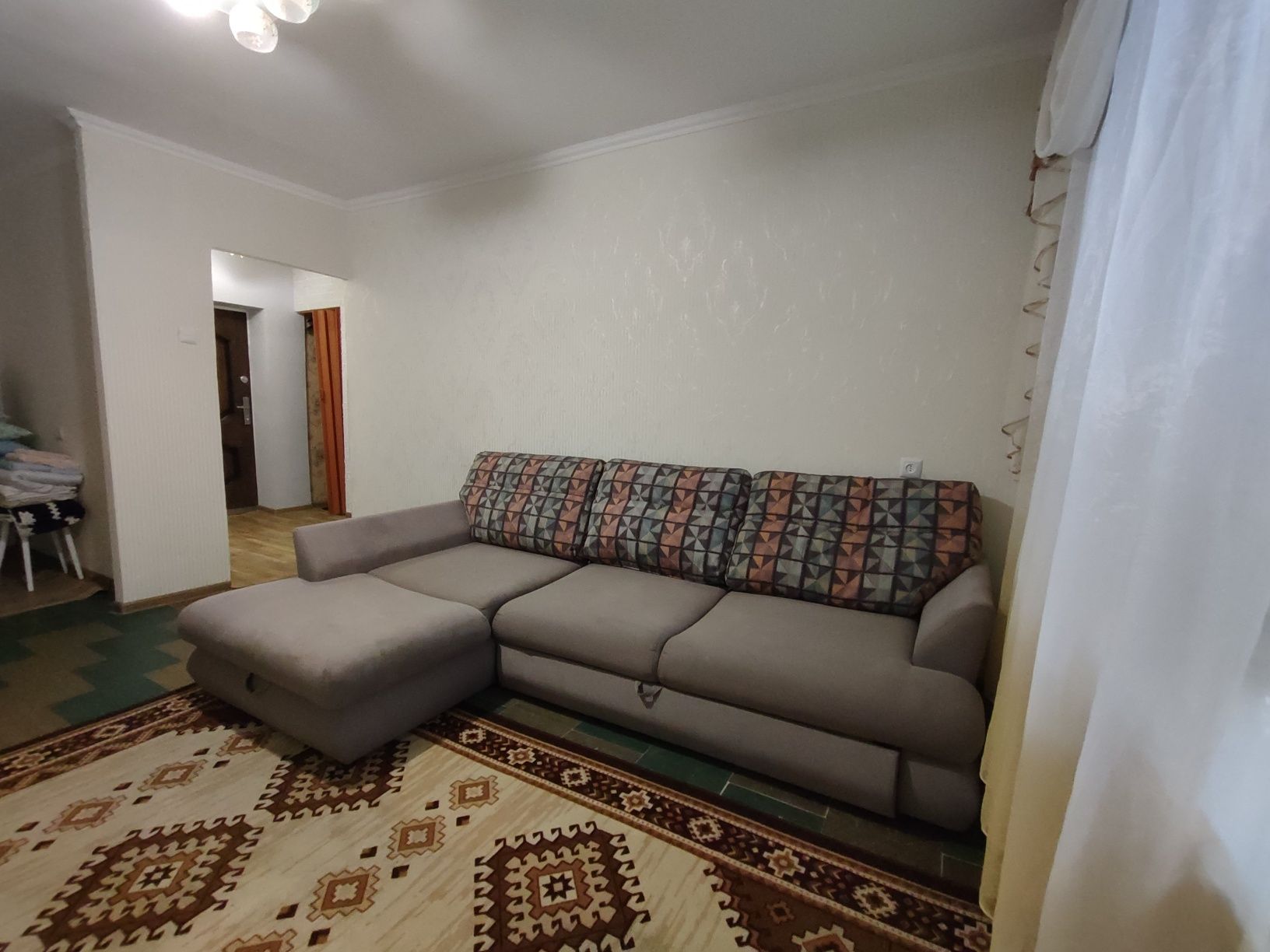 Spacious Apartment near ATB, Frunzensky District, 9th Floor