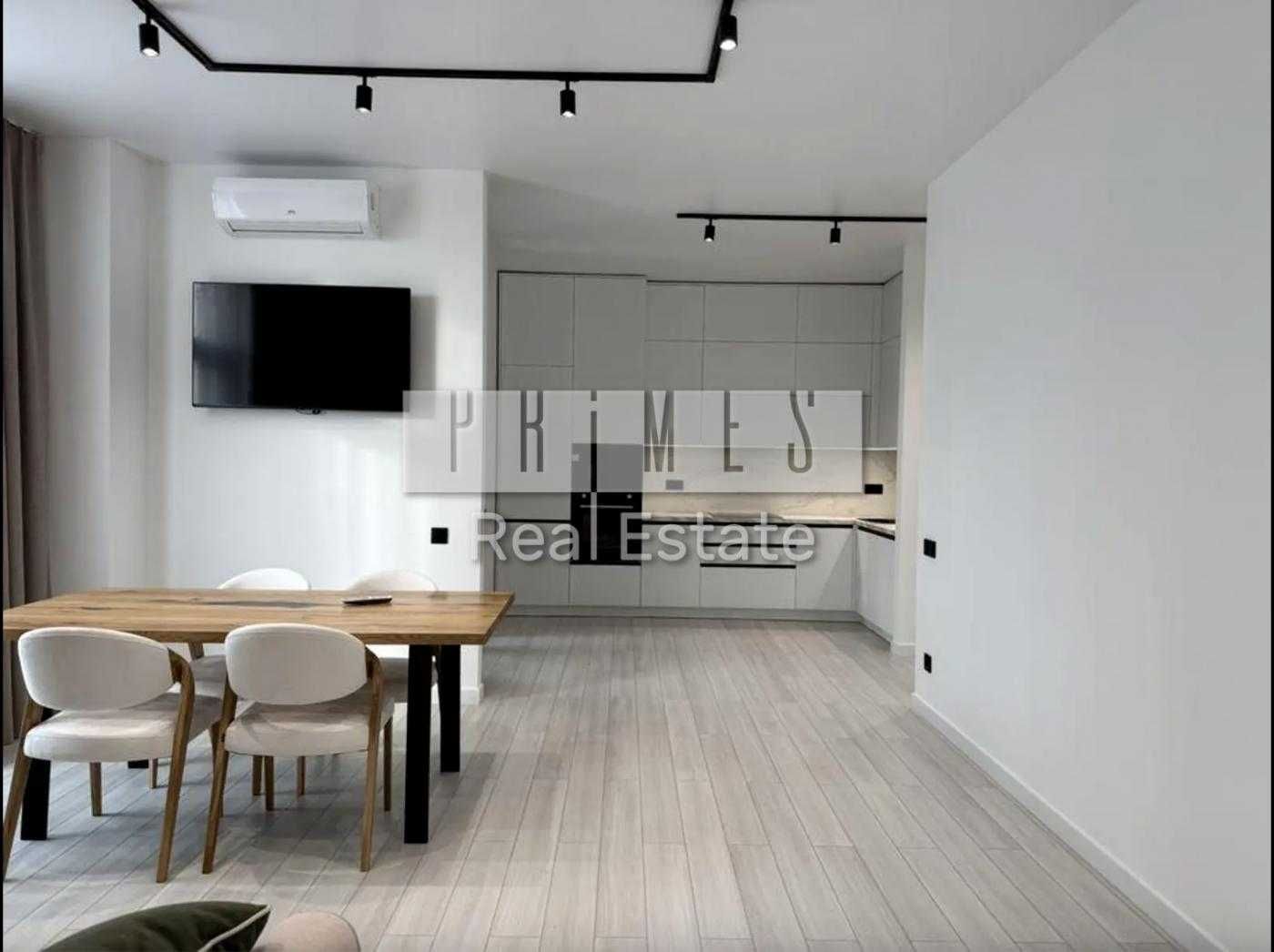Stylish 2-Bedroom Apartment in Novopecherski Lipki Complex