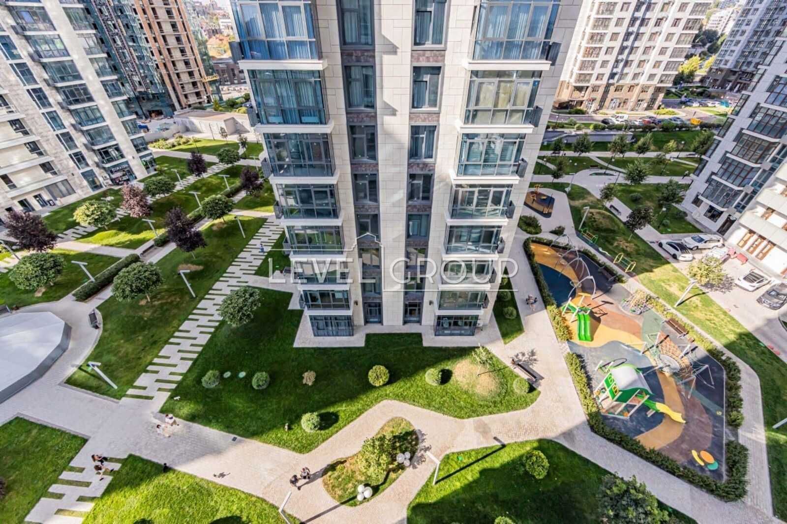 Excellent apartment with designer renovation in Novopecherski Lipki Complex
