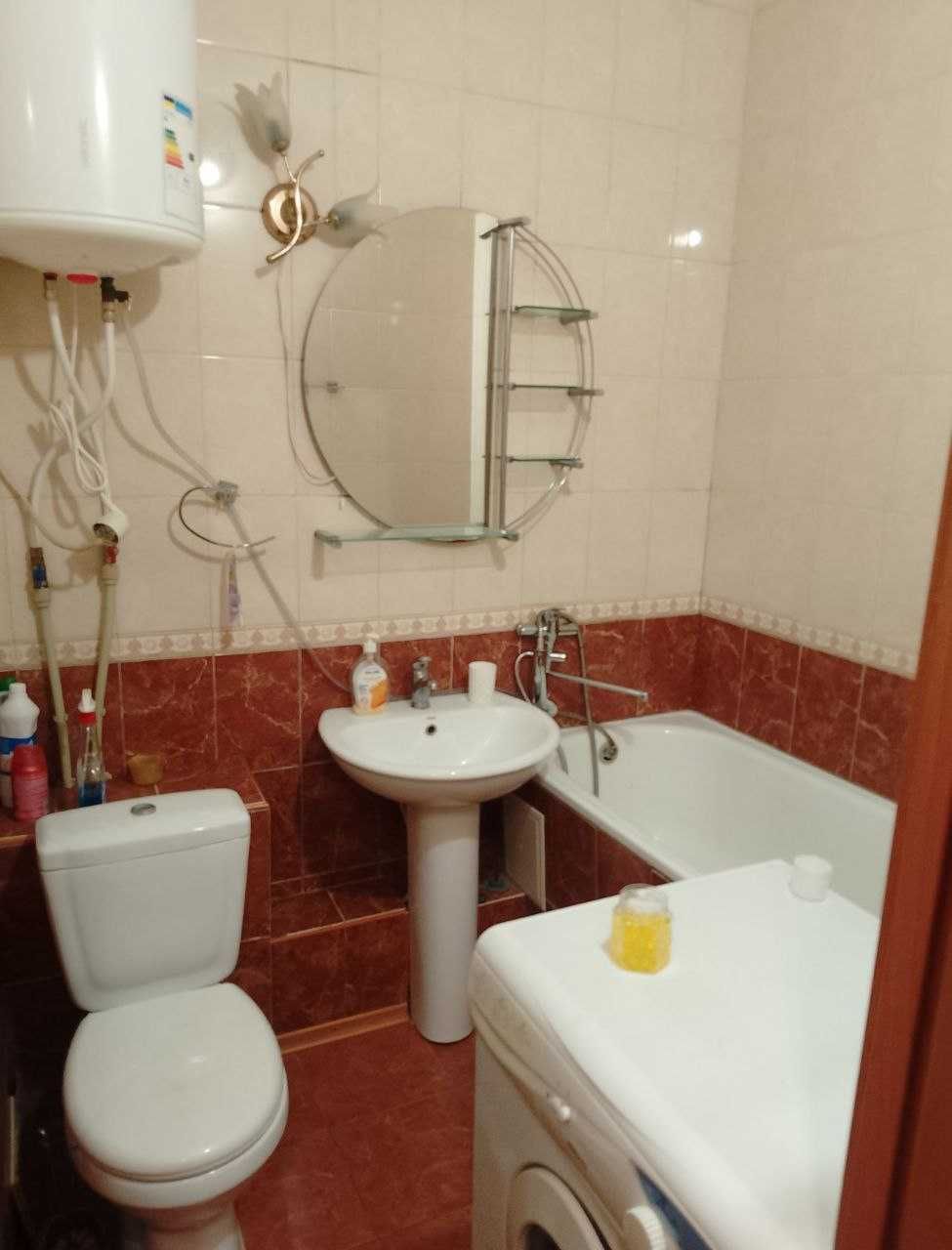 1-Room Apartment on Frunzensky with Balcony, Renovated