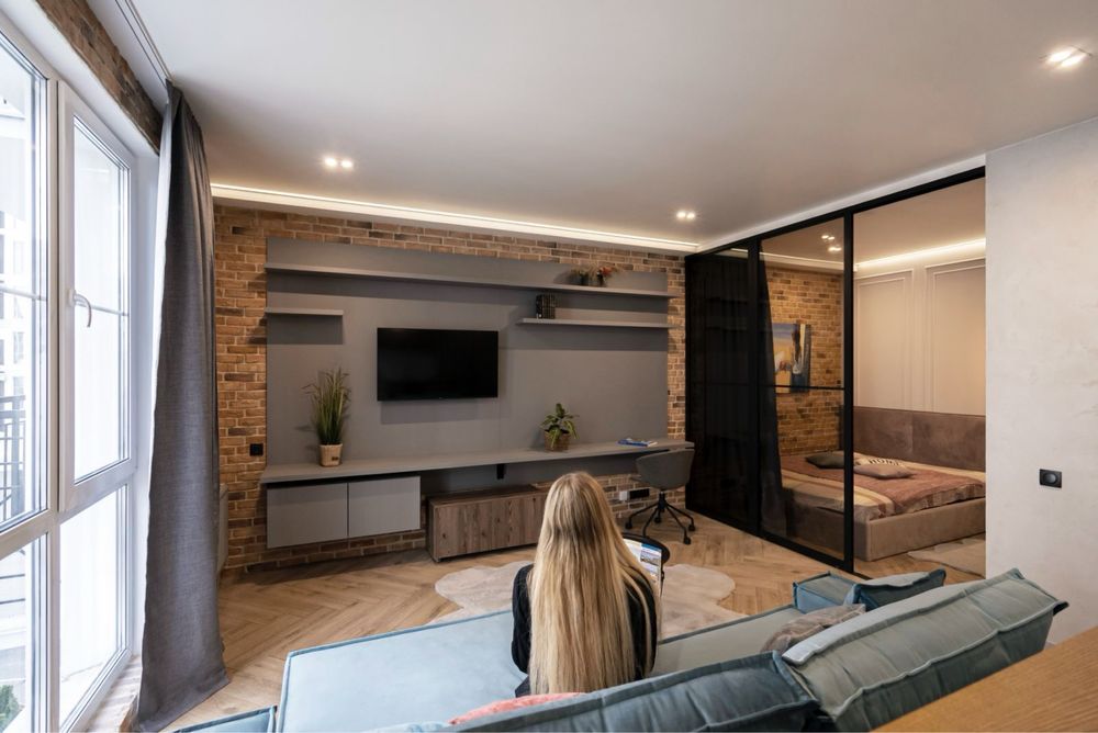 Designer 42m² Apartment with Fountain View in Manchester Building
