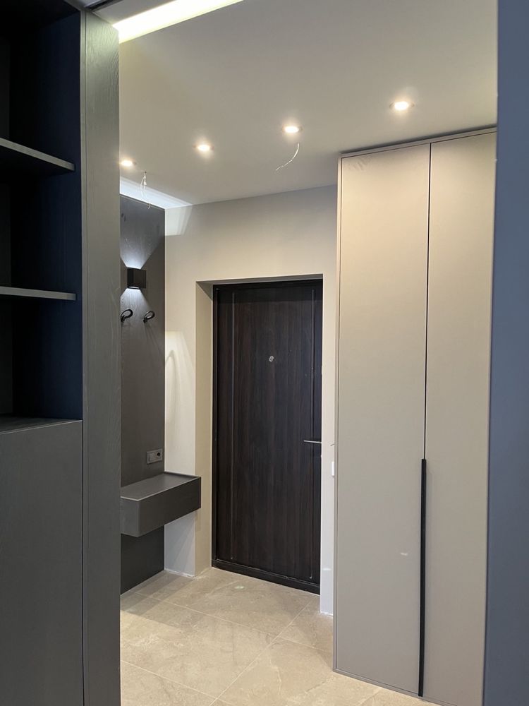 Spacious Euro-style Two-Room Apartment with City View