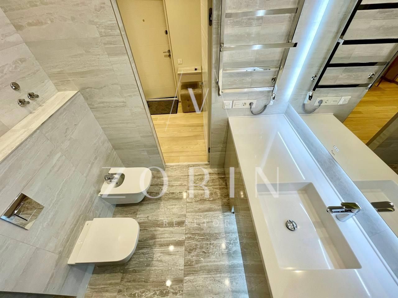 Premium 2-Room Apartment in IQ House with Designer Renovation