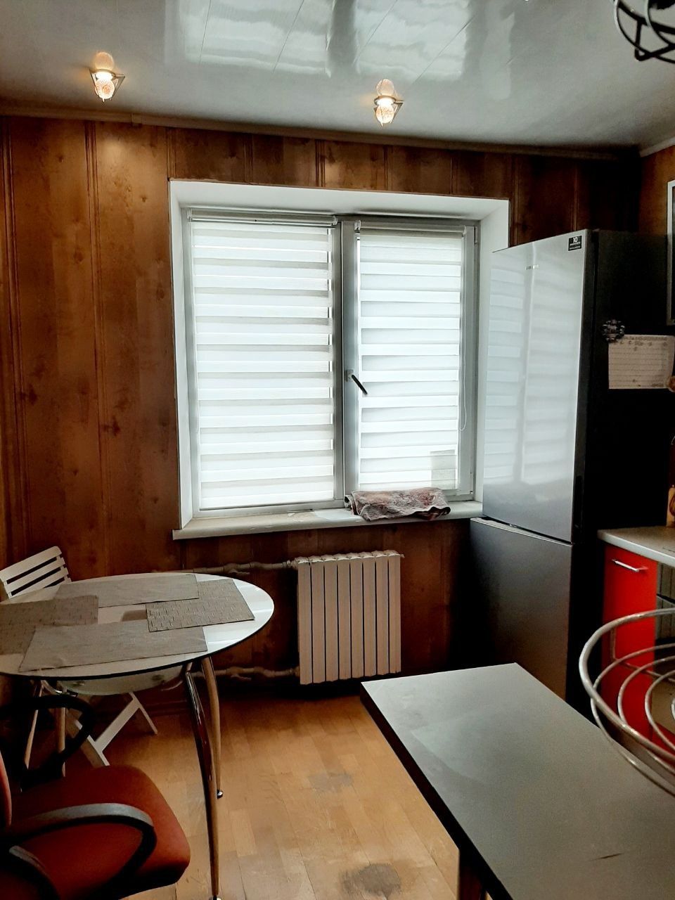3-Room Apartment on Khabarovskaya Street, Lazurny District