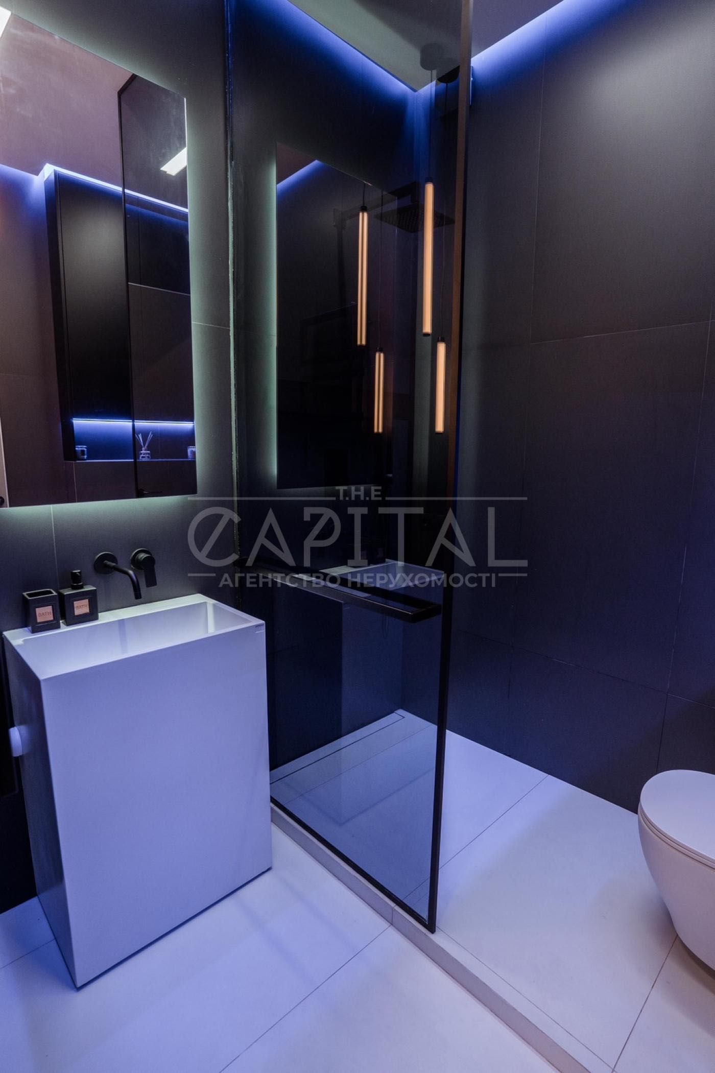 Stylish 2-bedroom apartment with unique design in Jack House, Pechersk