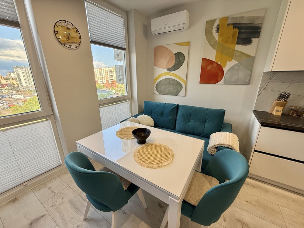 1-Bedroom Apartment in Chornovovla Avenue, Modern Design, Fully Equipped