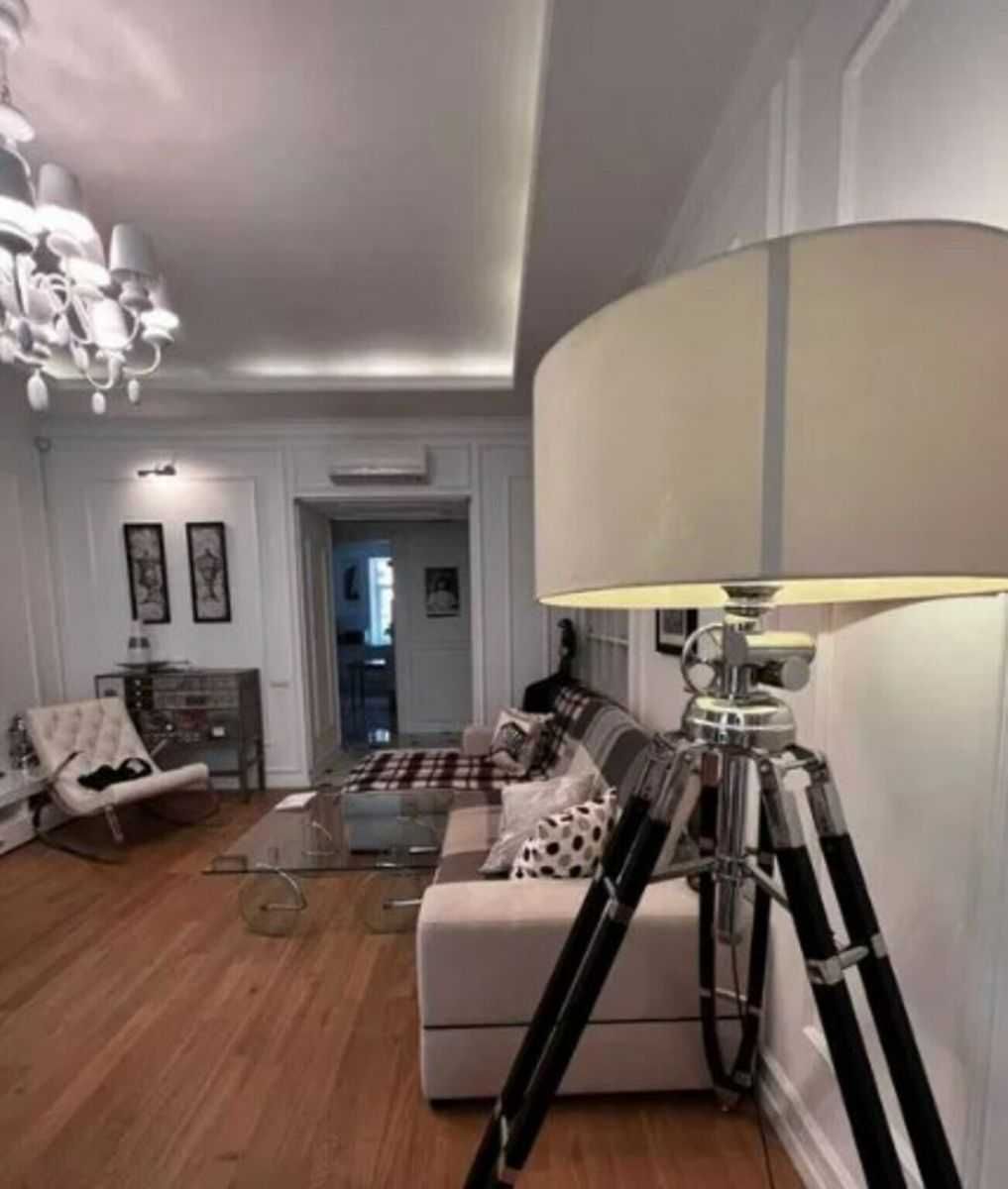 Comfortable 3-room apartment in the heart of historic Kyiv