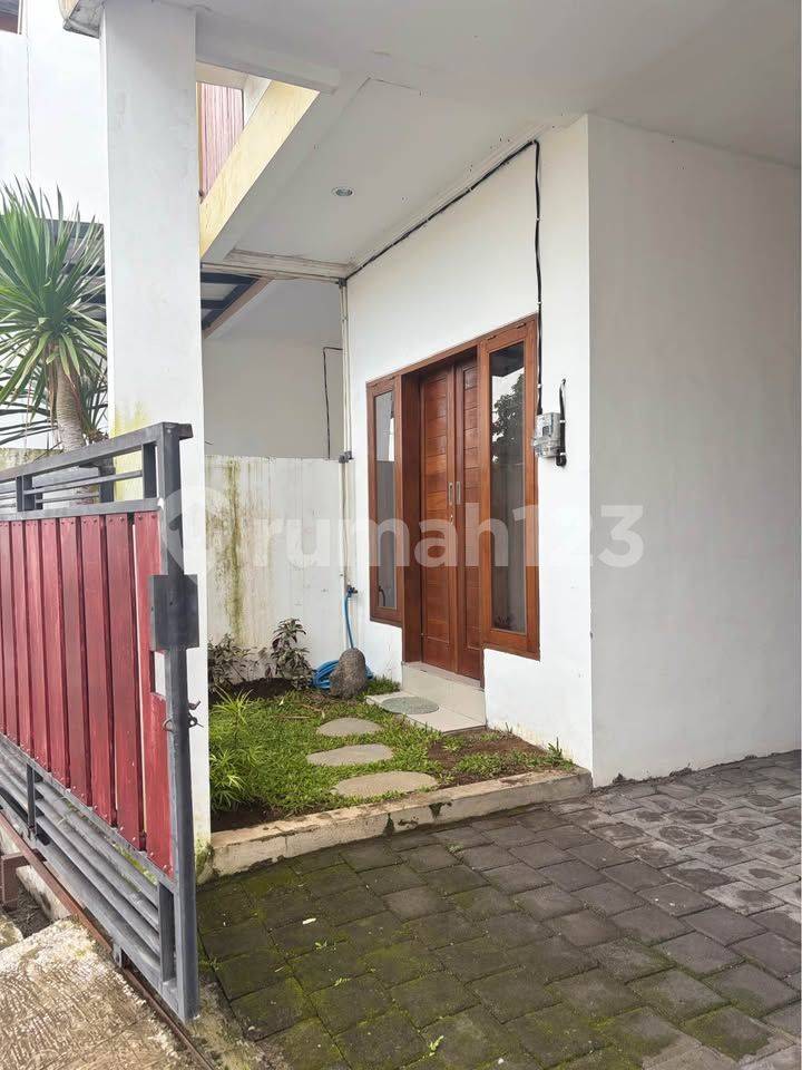 2-Story House with Multiple Facilities